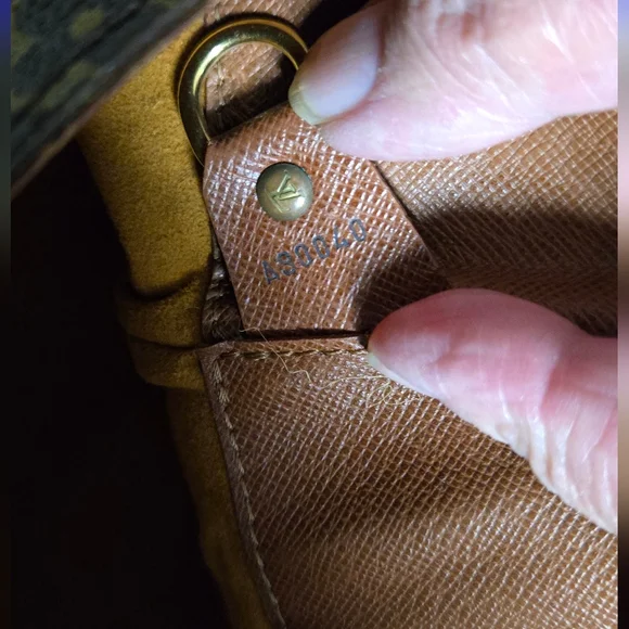 Louis Vuitton Brown Monogram Messenger Bag - Picture 15 of 15